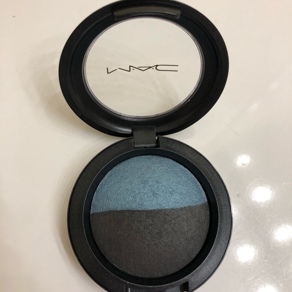 MAC unused eyeshadow - Picture 1 of 7